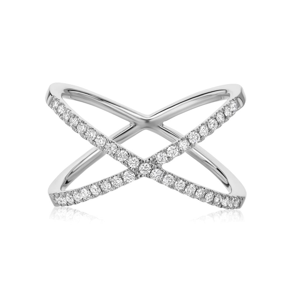 Diamond Ring in White Gold JFA17204