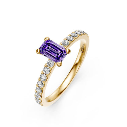 Diamond Ring with Tanzanite in Yellow Gold R04090325